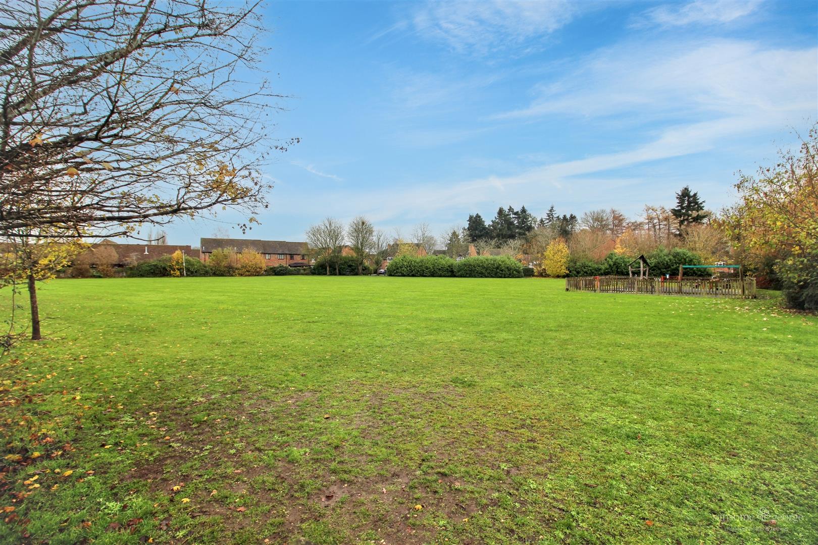 Reading Road, Burghfield Common, Reading